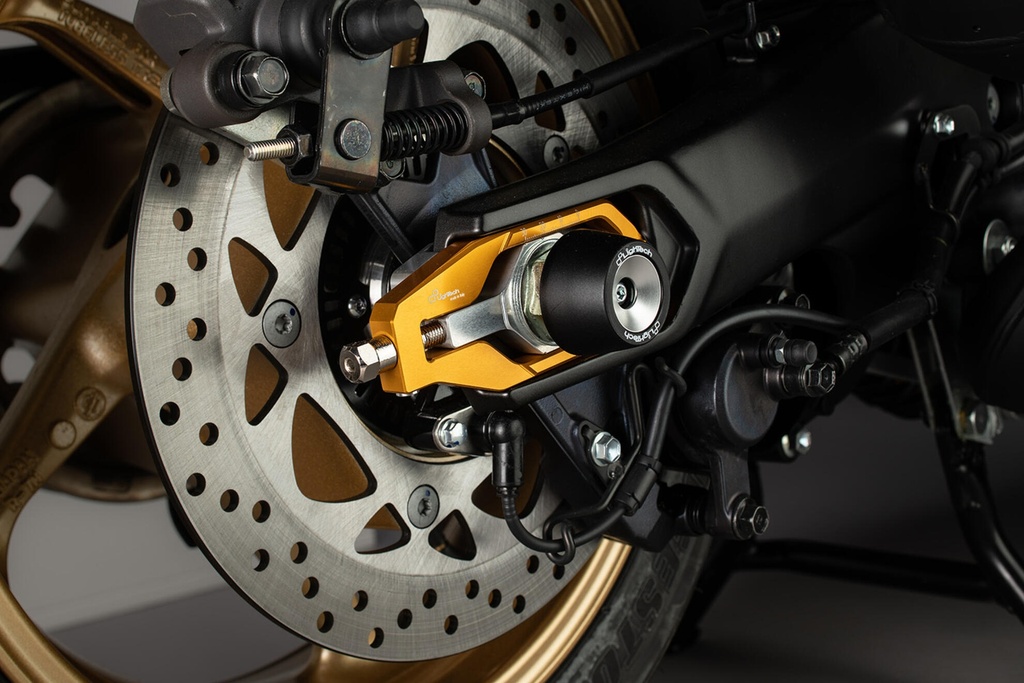 TEYA001ORO_MOUNTED_3.jpg