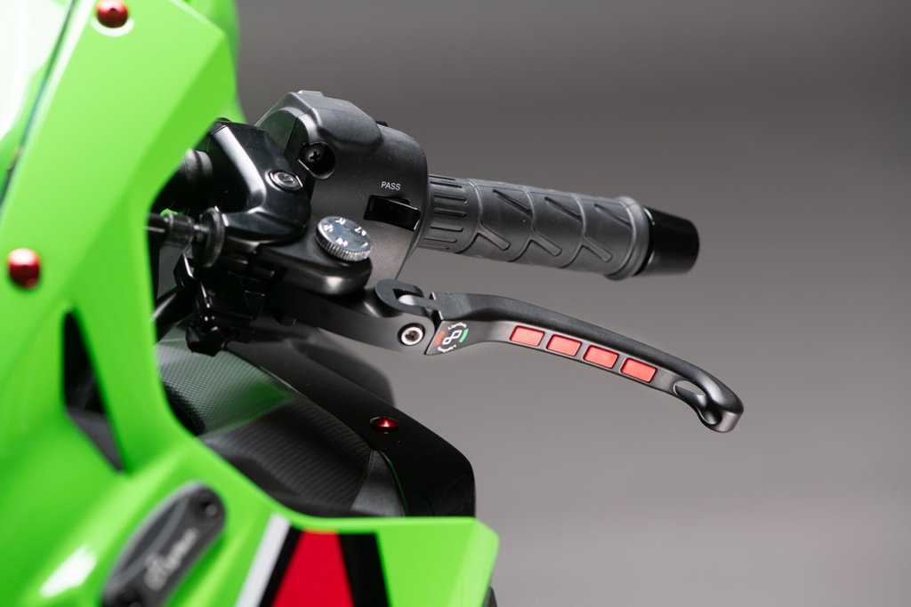 LEVXF005K_MOUNTED_1.jpg