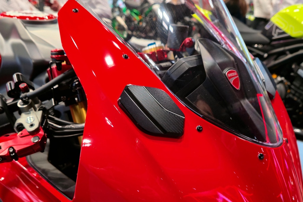 CS808B_mounted_02.jpg