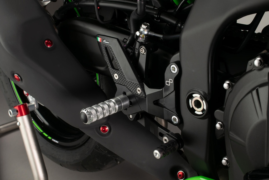 FTRKA014_MOUNTED_3.jpg