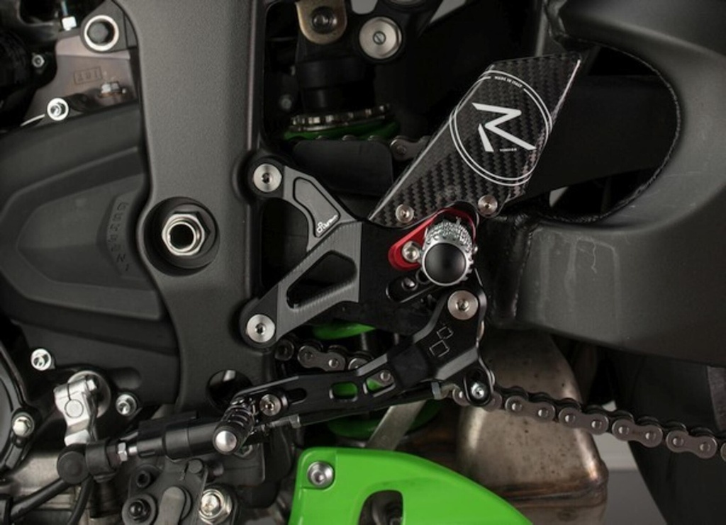 FTRKA008R_APPL_ZX6R 2024 (2).jpg