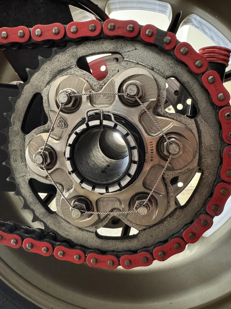 DA384X_FL506X_Mounted_02.jpg