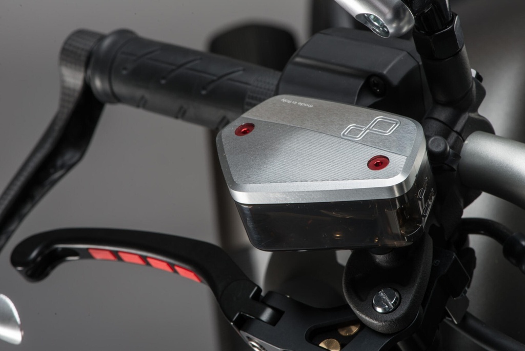 FBC29SIL_MOUNTED_4.jpg
