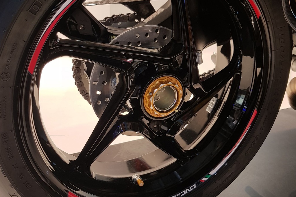 DA504G_mounted.jpg