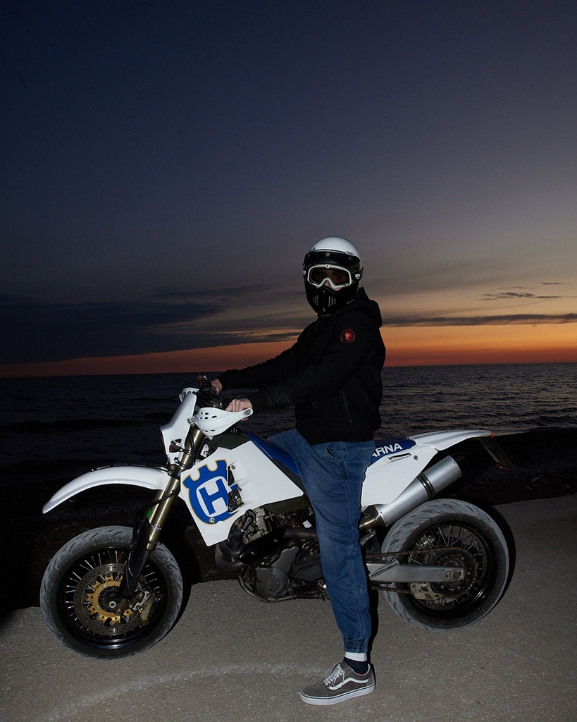 RC256102_jeremy.jpg