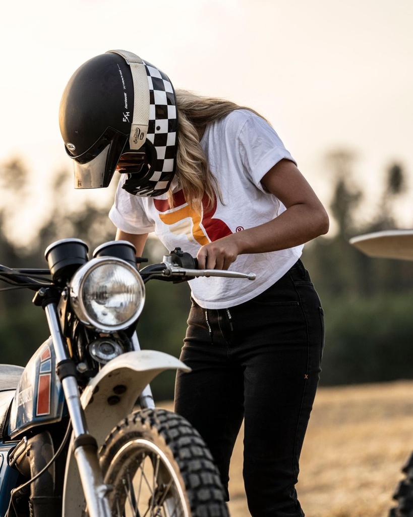 RC550513LogoCropTopWhite3.jpg