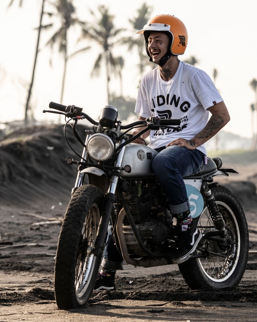 RC500113RideMoreWhite5.jpg