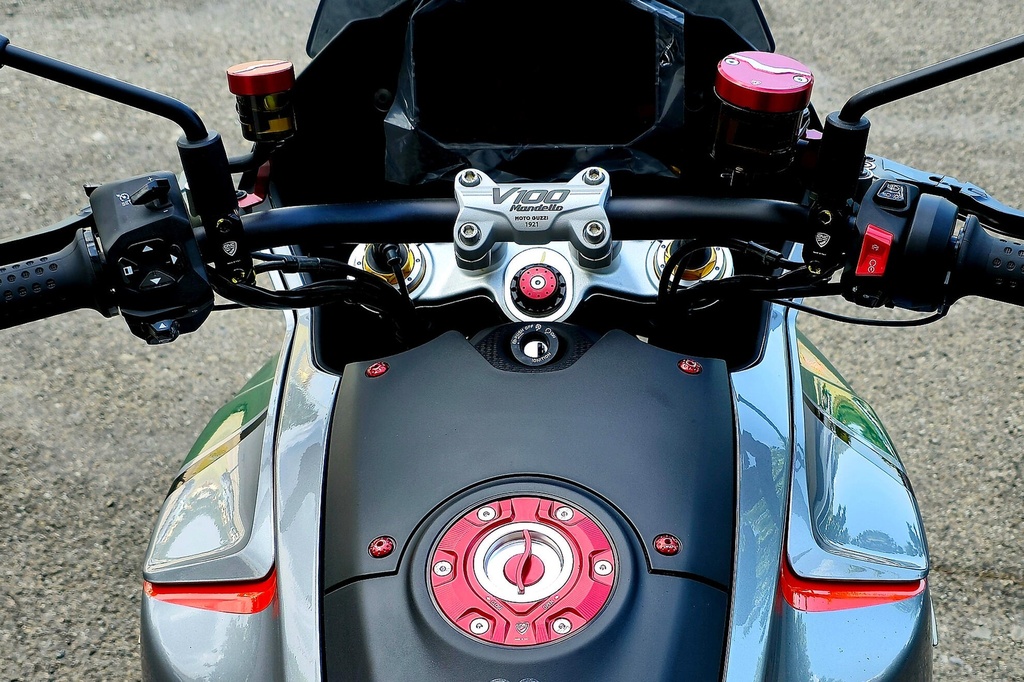GH102BR_mounted_02.jpg