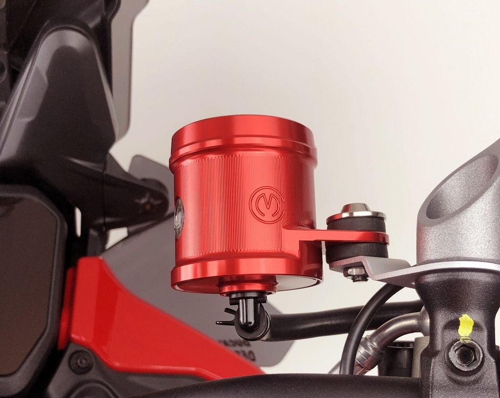 [EB-107147145] Moto Corse Aluminum brake oil reservoir with Titanium cap (49 ml.)