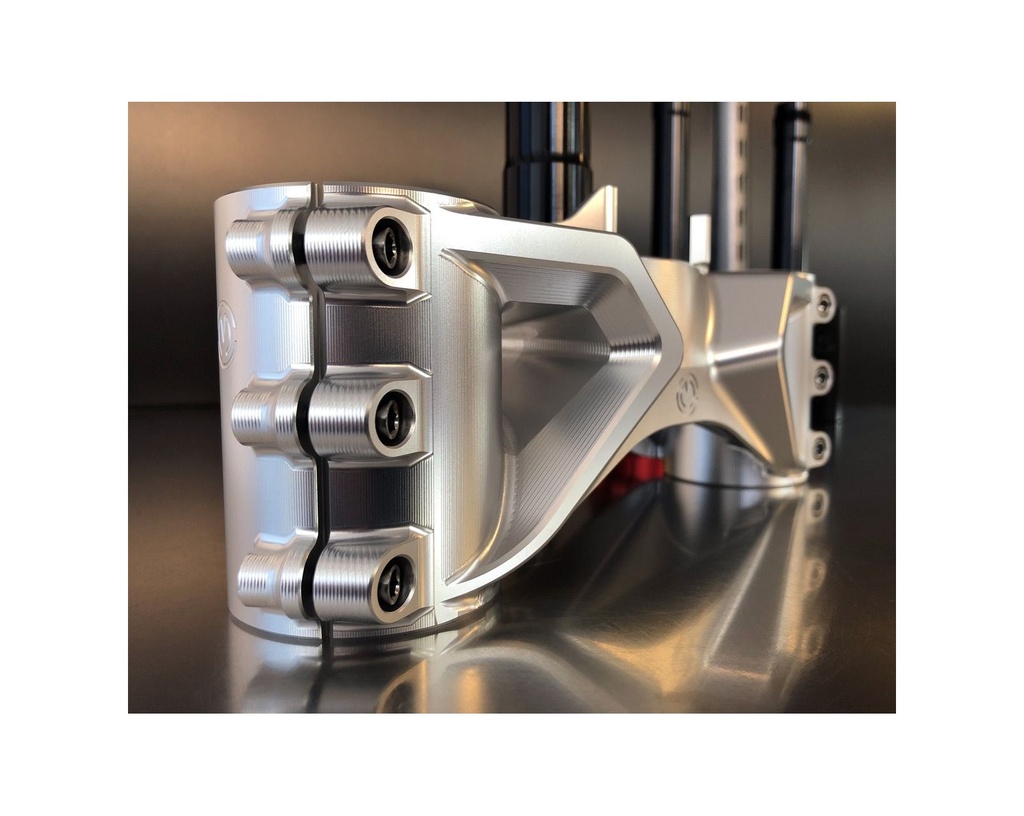 aluminium-steering-lower-triple-clamp-brutale-b5.jpg