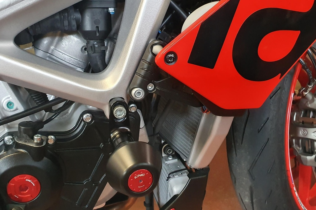 KV316B_Aprilia_Tuono_01.jpg