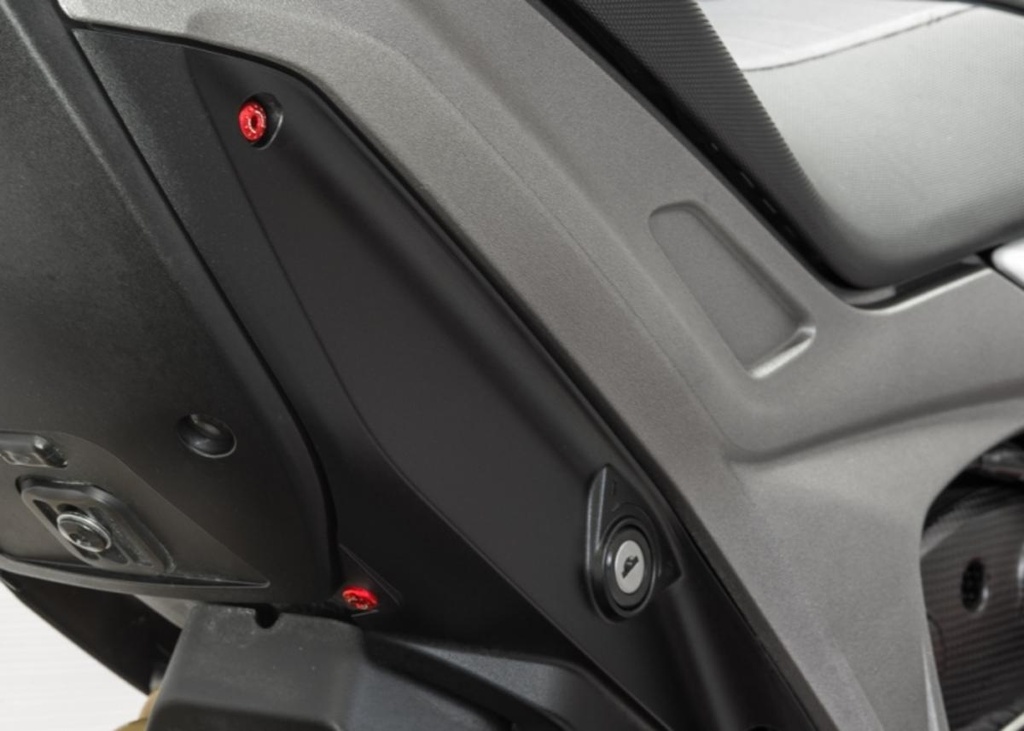 [CNC-KV317R] Screws side panels and tail Ducati Hypermotard/Hyperstrada 821/939 (Red)