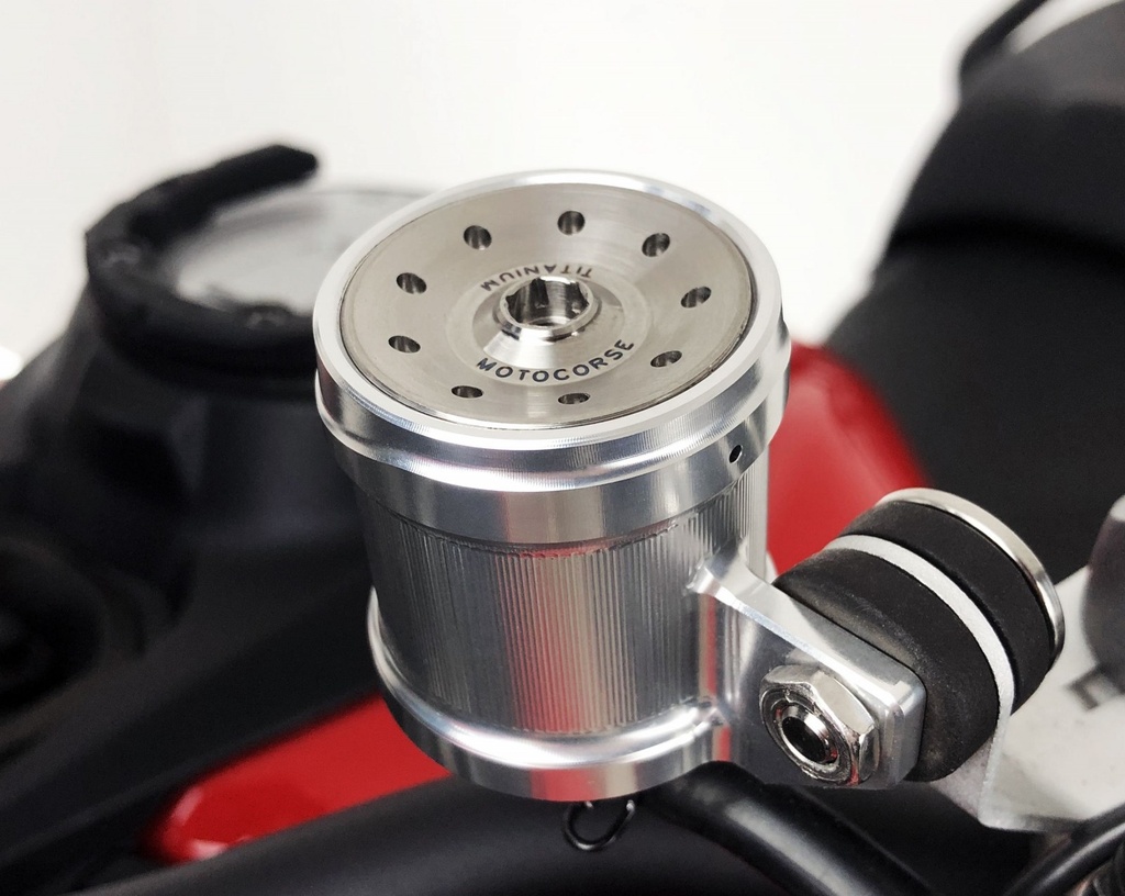 aluminum-clutch-oil-reservoir-with-titanium-cap-19-ml.jpg
