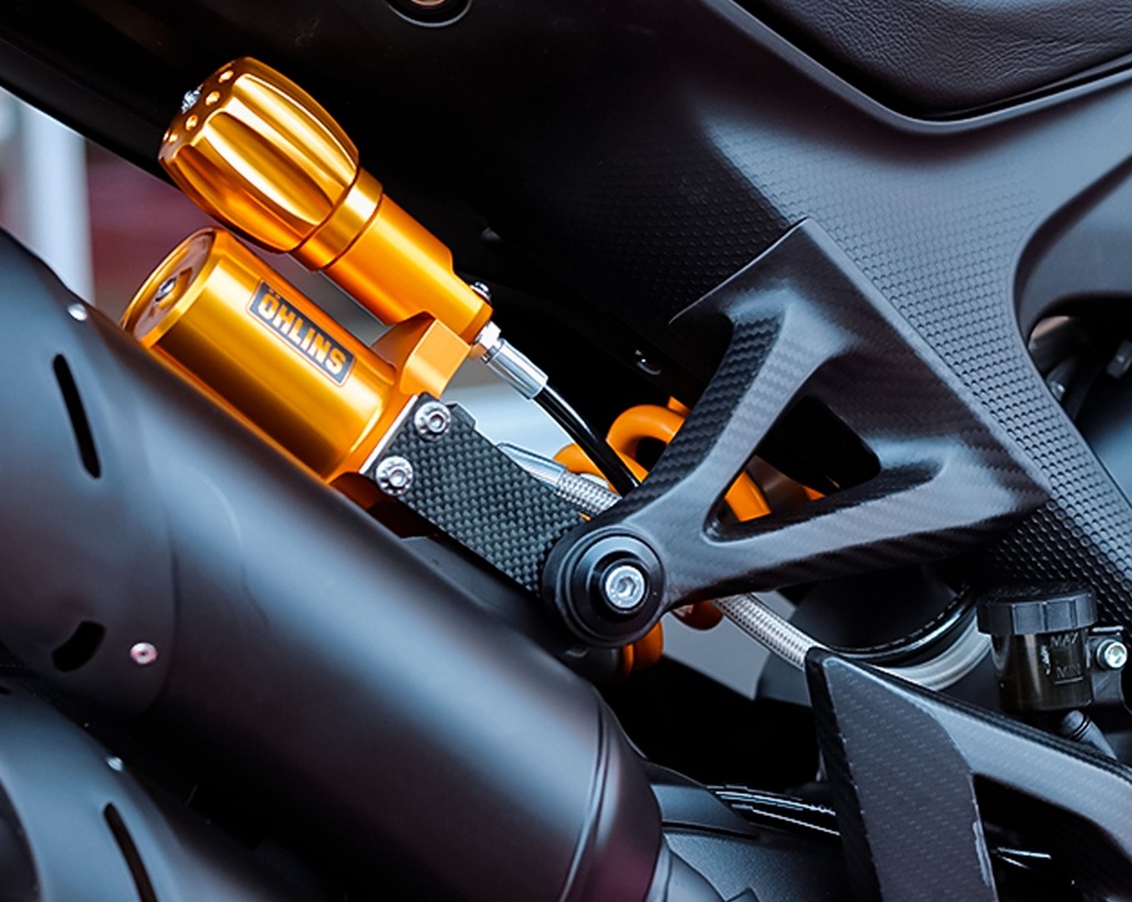 ohlins-rear-shock-absorber-preload-adjuster-knob.jpg