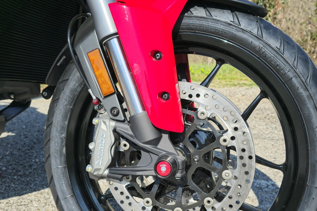KV471B_mounted_Multistrada_V2_MY2025.jpg