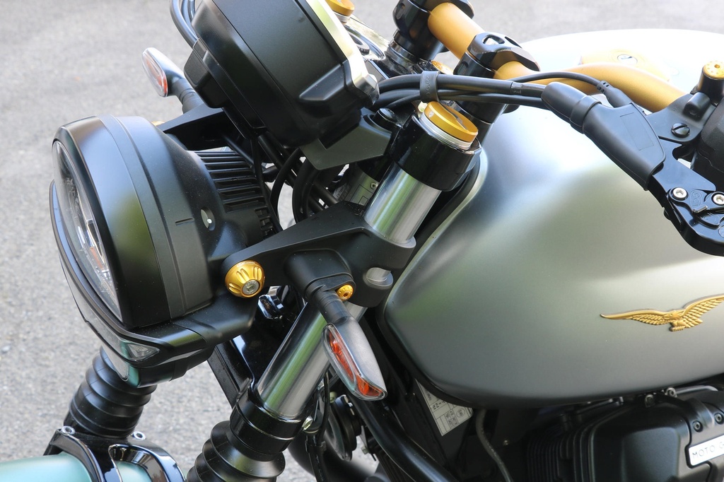 KV905G_headlight.jpg