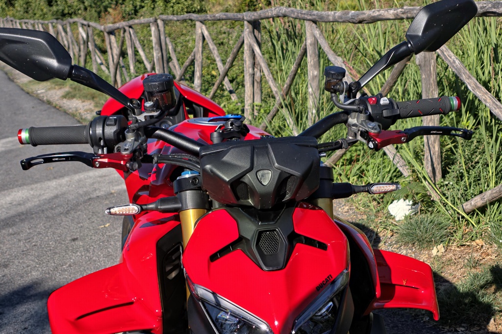 LBR04BR_LCR12BR_CM241R_mounted.jpg