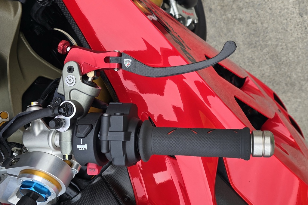 LBR04YR_mounted_01.jpg