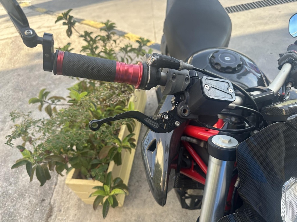 LBS02B_Mounted_01.jpg