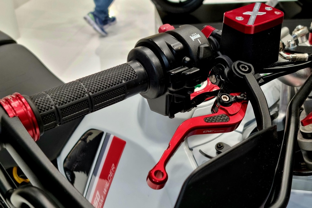 LBS31R_mounted_01.jpg