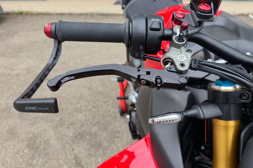 LBV04BB_mounted_02.jpg