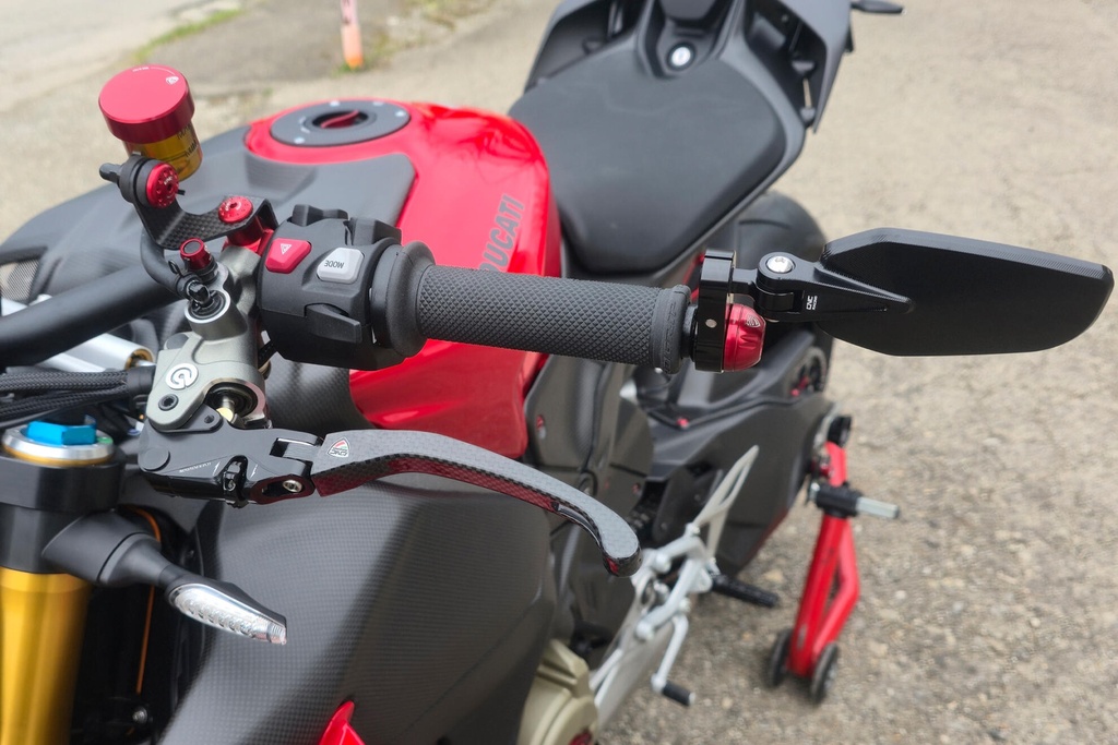 LCV12KB_mounted_01.jpg