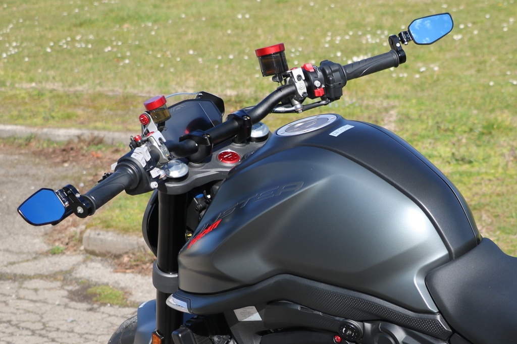 MR711B_MR712_mounted_top.jpg
