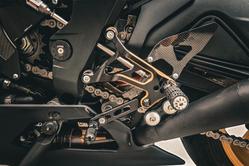 PE227BG_gear_mounted_02.jpg