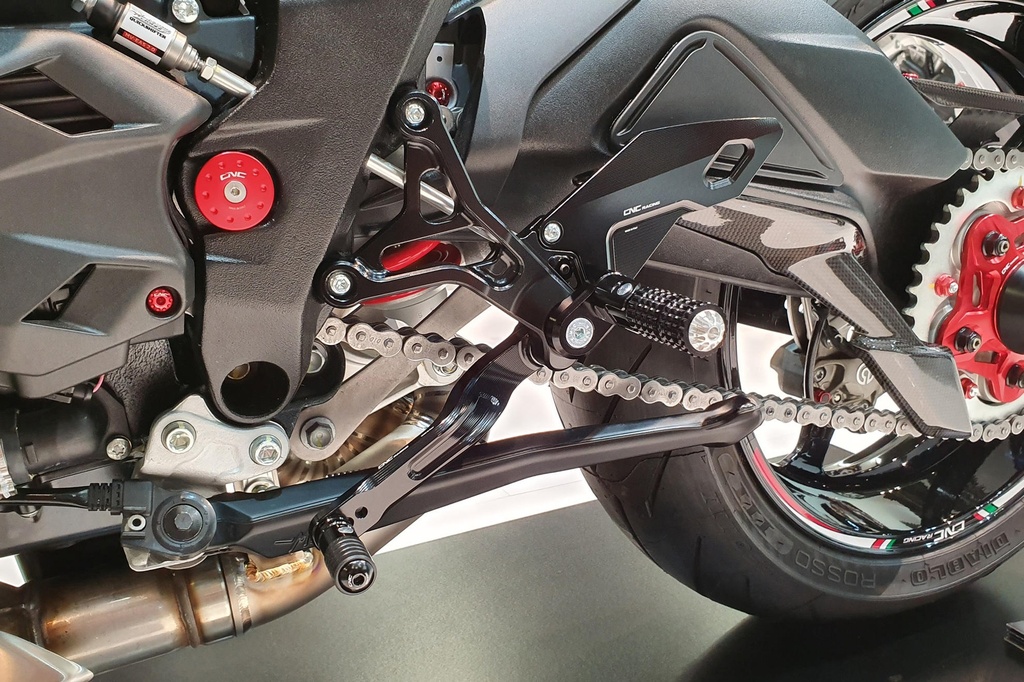 PE228B_sx_Brutale.jpg