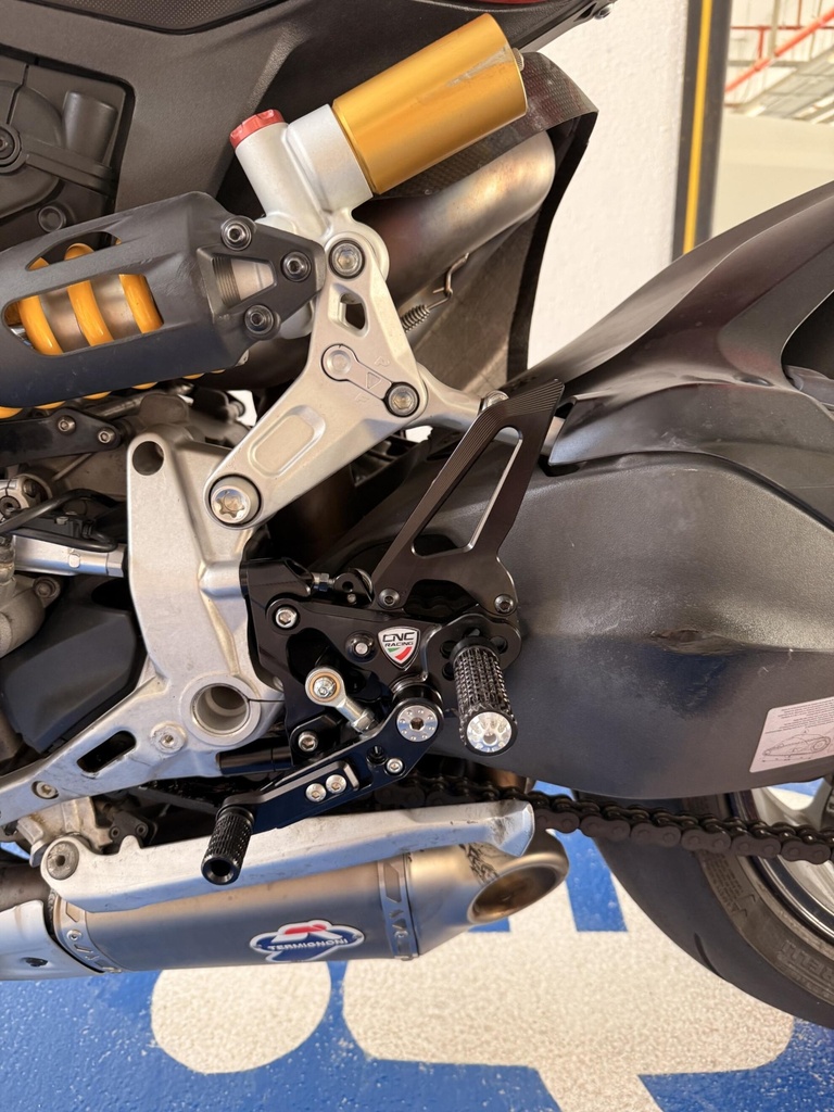 PE405B_Mounted_01.jpg