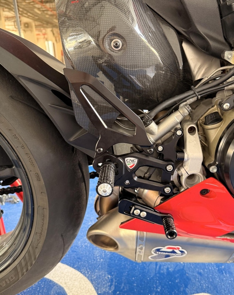 PE405B_Mounted_02.jpg