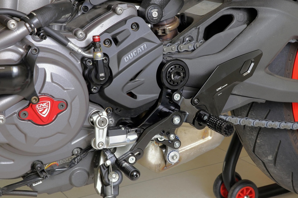 PE433B_gear_mounted_01.jpg