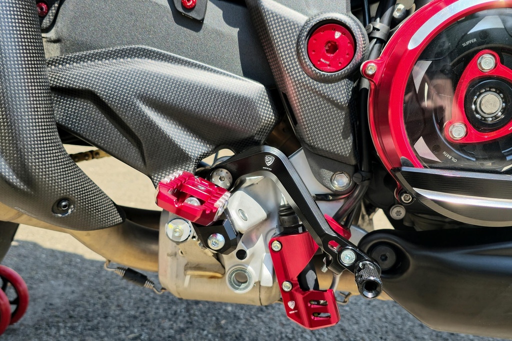 PEC05B_mounted_V4PikesPeak_01.jpg