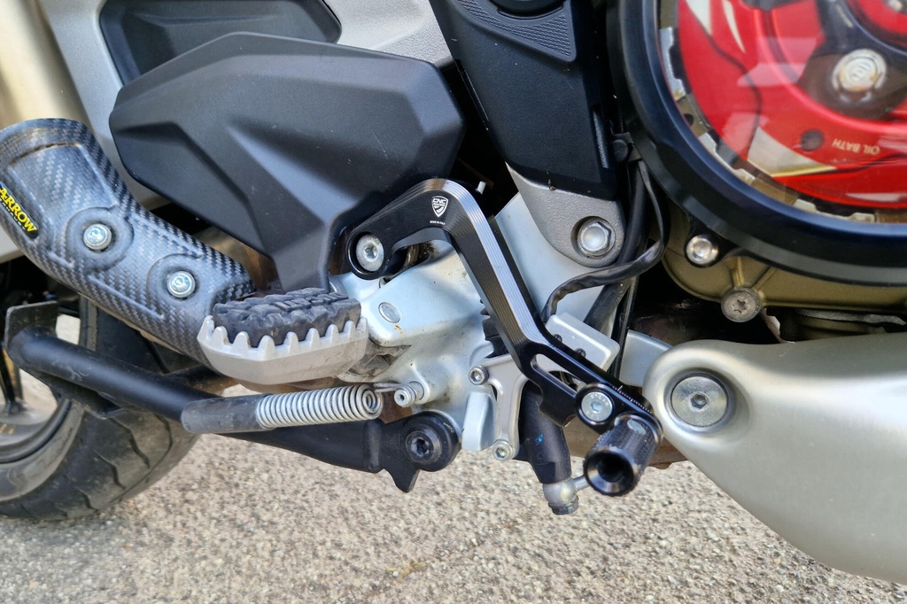 PEC05B_mounted_02.jpg