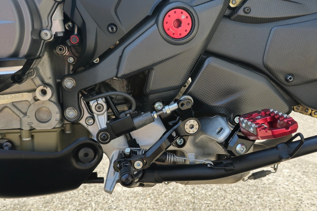 PEC06B_mounted_V4PikesPeak_01.jpg