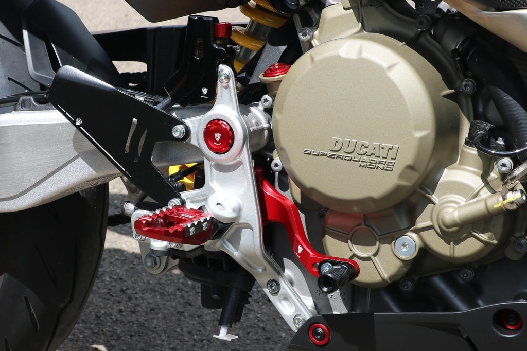 PES06B_PEV07R_mounted_dx.jpg