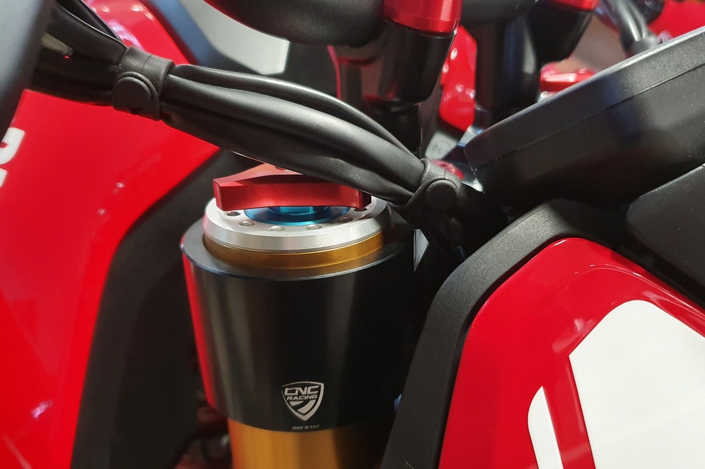 PS535B_Hypermotard950SP_03.jpg