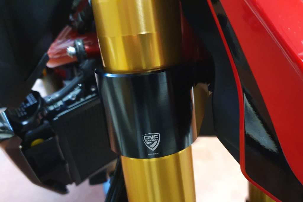 PS535B_Hypermotard950SP_02.jpg
