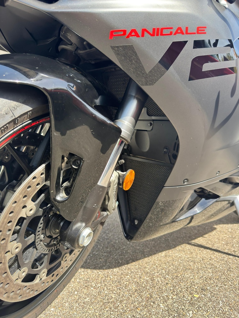 RA010B_Panigale V2_Mounted_02.jpg
