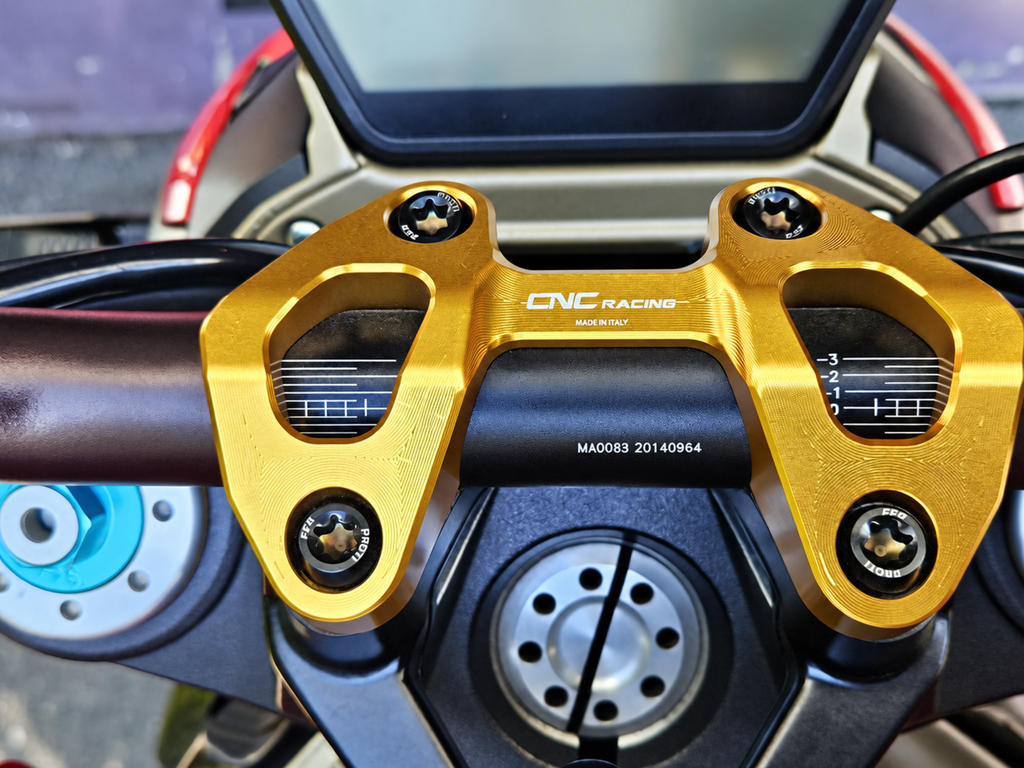 RM215G_Mounted_01.png