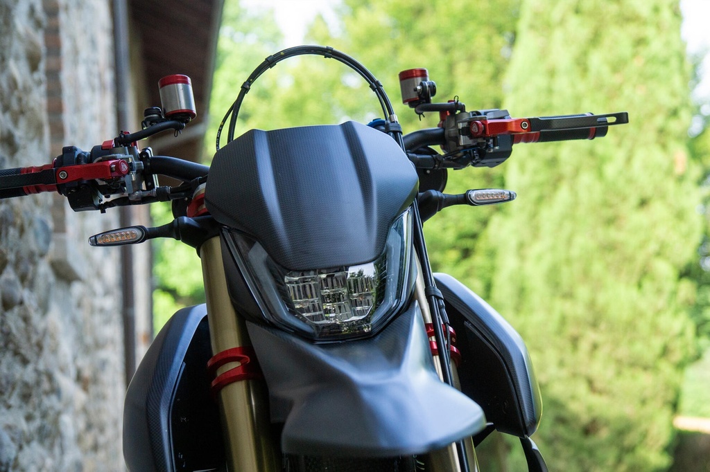 SE900R_SE901R_mounted_02.jpg