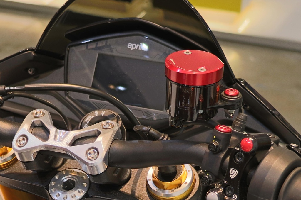 TF500R_Aprilia_Tuono.jpg