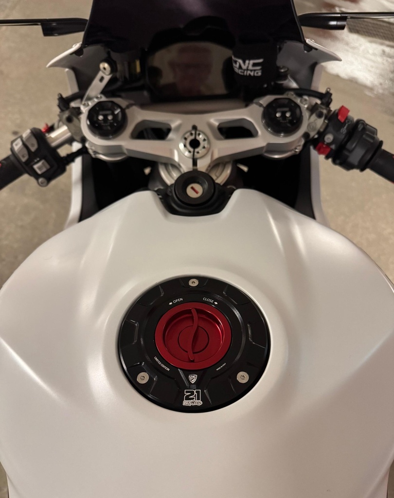TS423BTB_Mounted2.jpg