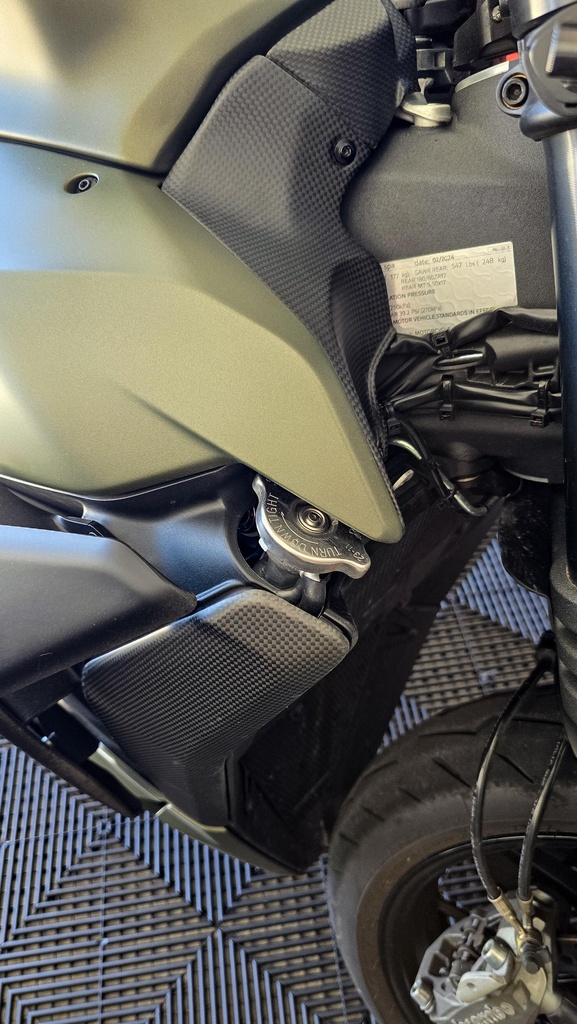 ZA206Y_Mounted_02.jpg