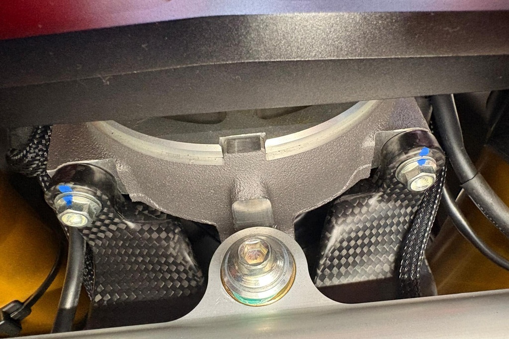 ZA434Y_detail_03.jpg